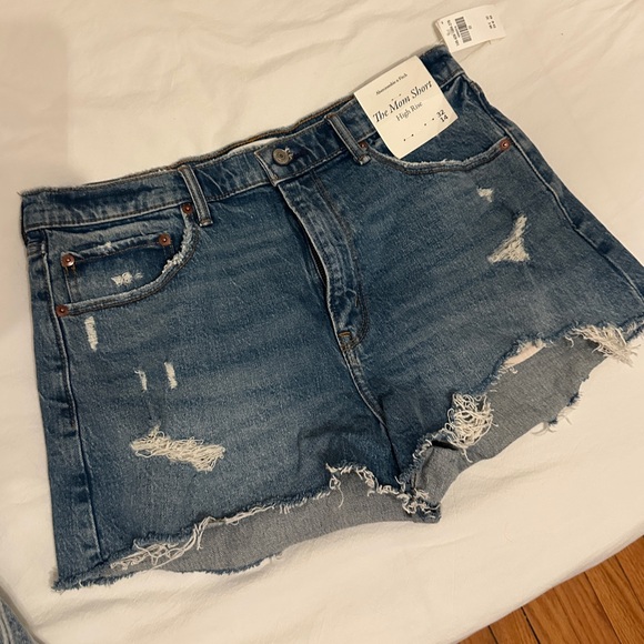 Abercrombie and Fitch high-rise the Mom short 32 - Picture 1 of 4